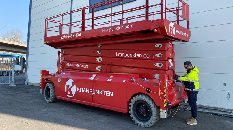 Scissor lifts Scissor lift battery-powered PB S275-24 ES