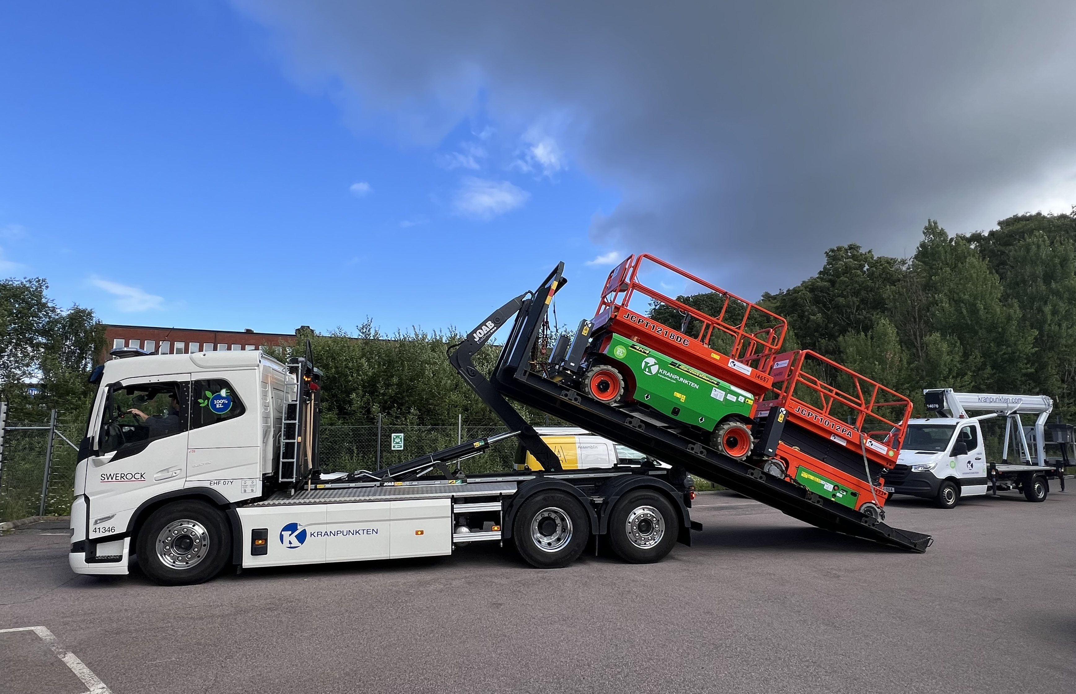 Kranpunkten tar nya ellastbilar i drift