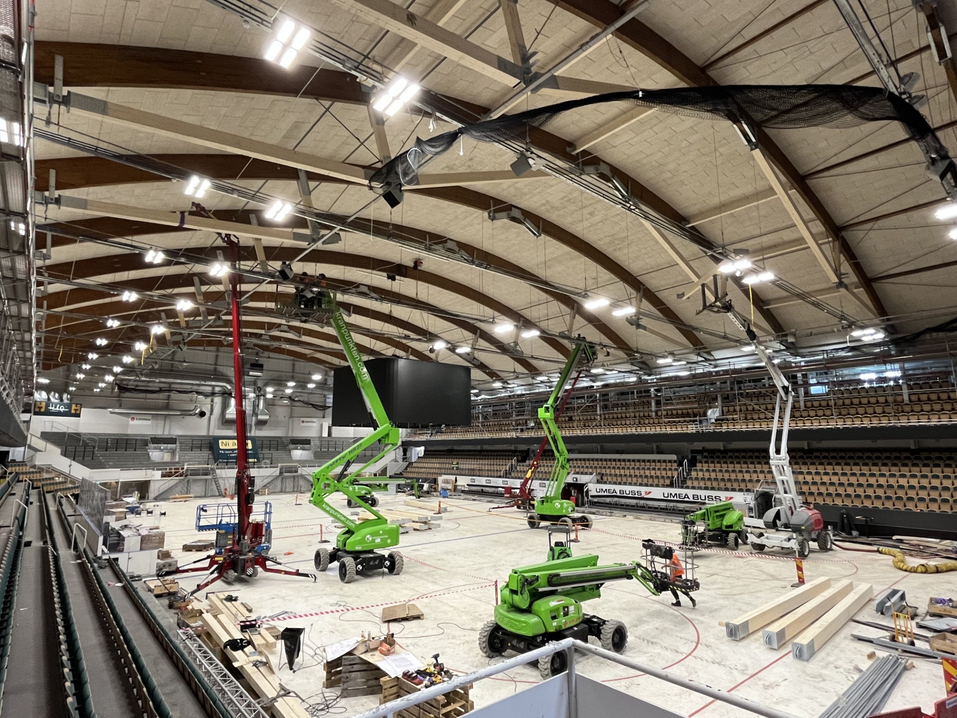 Visionite Arena rustas för SHL – Kranpunkten bidrar med hybridliftar